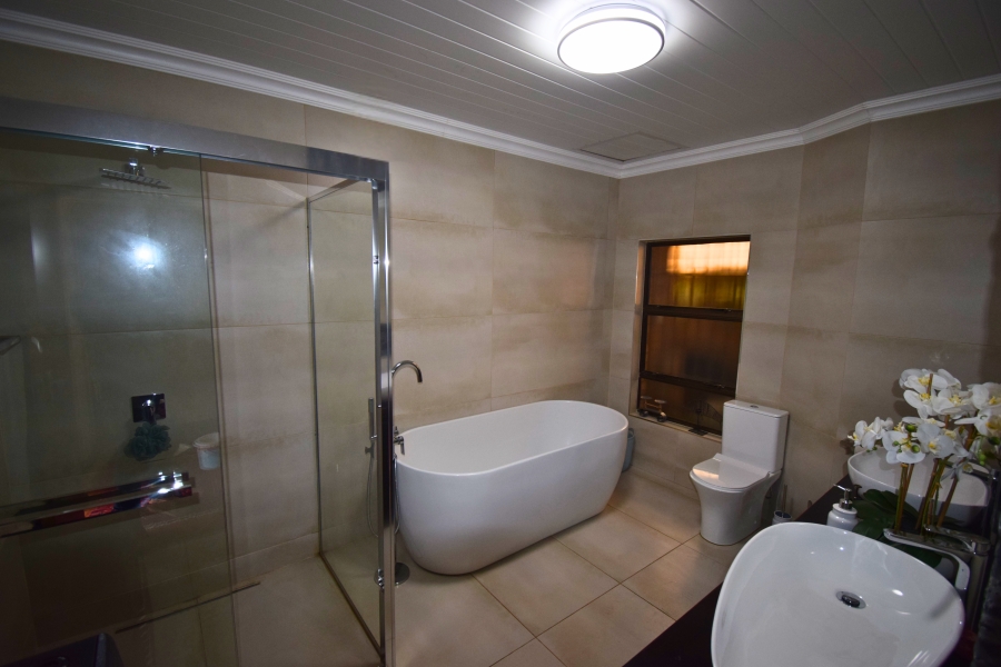 4 Bedroom Property for Sale in Jim Fouchepark Free State